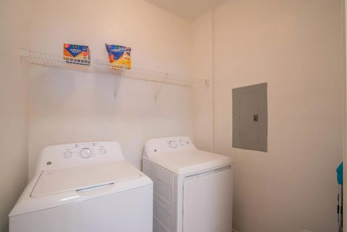 Appartamento Posh 2Bd - Midtown - Gym, Pool, W-D, Parking - Sleeps 8 Phoenix 0*,