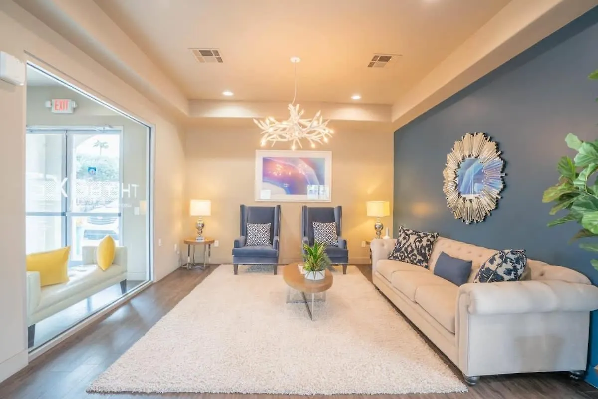 Appartamento Posh 2Bd - Midtown - Gym, Pool, W-D, Parking - Sleeps 8 Phoenix